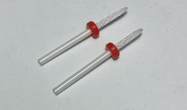 Punta para cutícula de cerámica banda roja 30