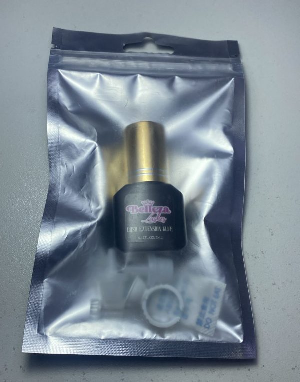 Lash extension glue Belleza